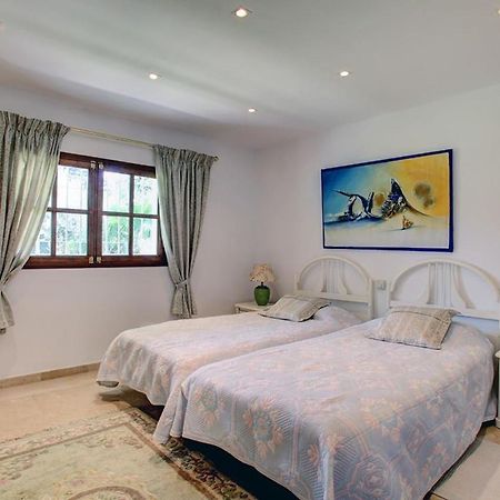 Exclusive Villa Las Palmeras Puerto Banus With Heated Private Swimming Pool, Marbella, Spain Zewnętrze zdjęcie