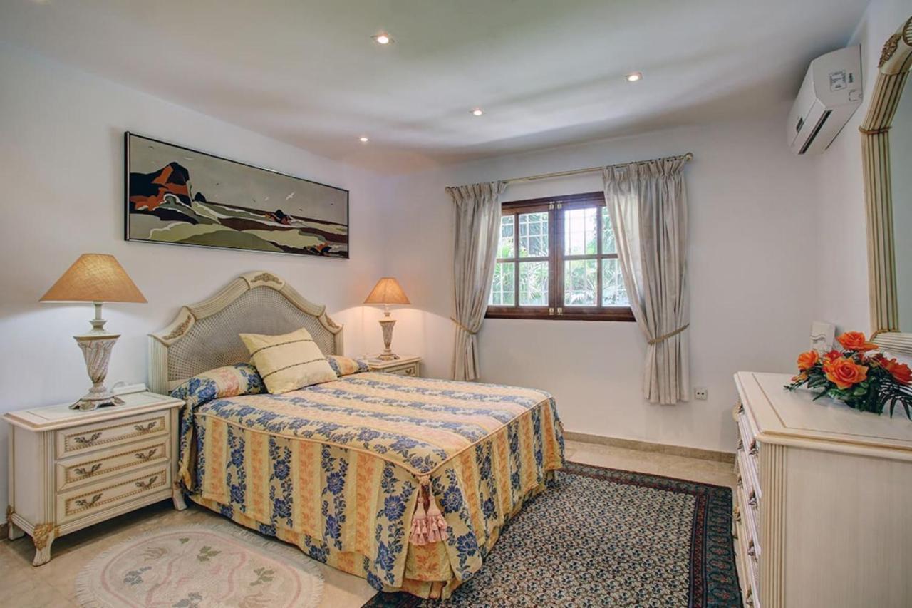 Exclusive Villa Las Palmeras Puerto Banus With Heated Private Swimming Pool, Marbella, Spain Zewnętrze zdjęcie