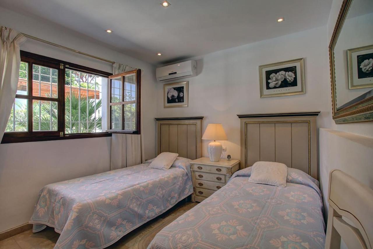 Exclusive Villa Las Palmeras Puerto Banus With Heated Private Swimming Pool, Marbella, Spain Zewnętrze zdjęcie