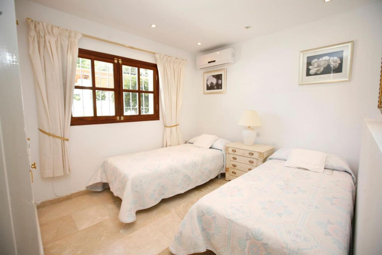 Exclusive Villa Las Palmeras Puerto Banus With Heated Private Swimming Pool, Marbella, Spain Zewnętrze zdjęcie