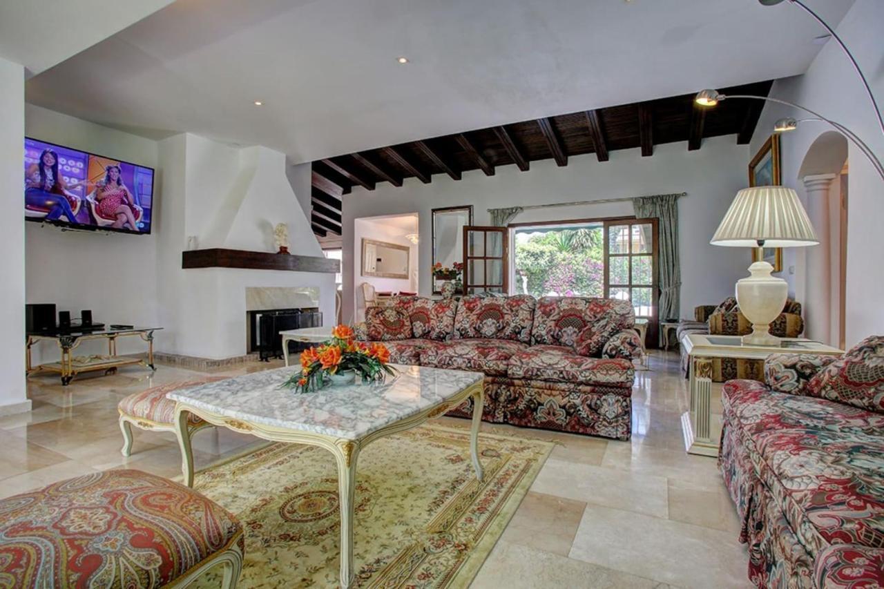 Exclusive Villa Las Palmeras Puerto Banus With Heated Private Swimming Pool, Marbella, Spain Zewnętrze zdjęcie